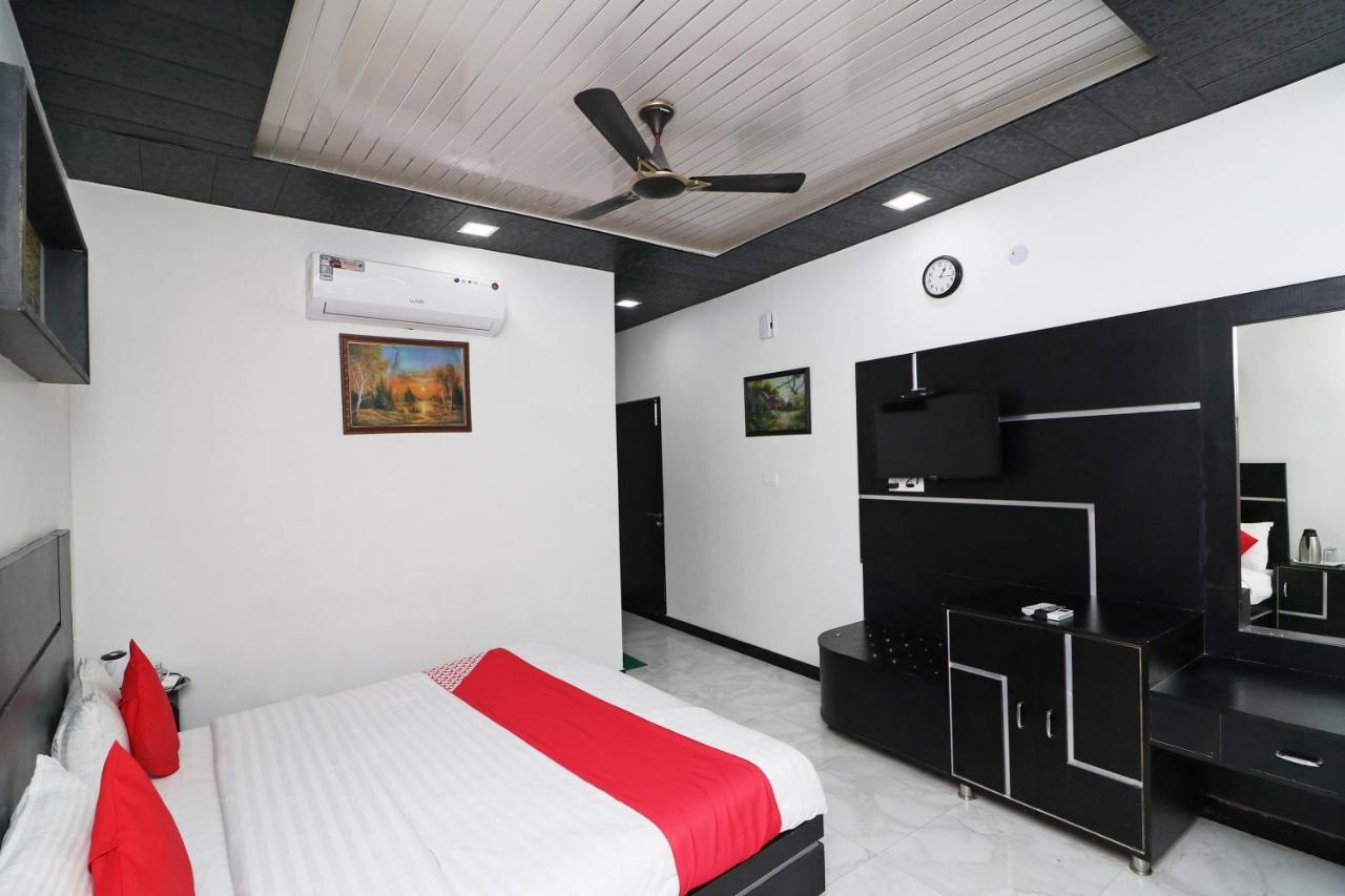Capital O 4747 Imperial Hotel Katra Катра Экстерьер фото