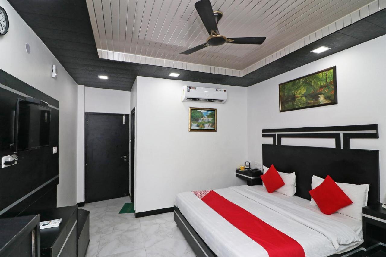 Capital O 4747 Imperial Hotel Katra Катра Экстерьер фото