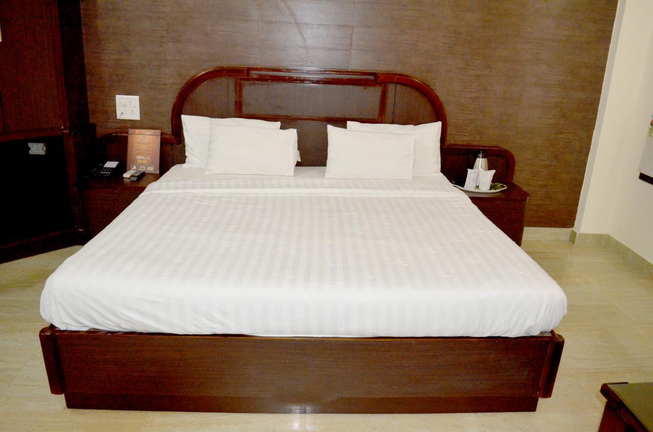 Capital O 4747 Imperial Hotel Katra Катра Экстерьер фото