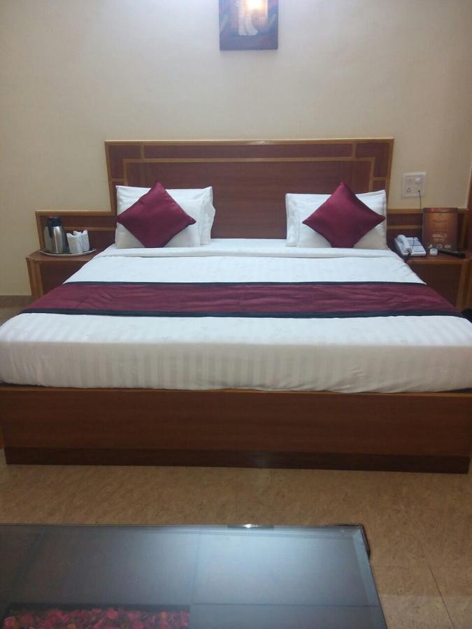 Capital O 4747 Imperial Hotel Katra Катра Экстерьер фото